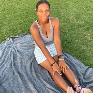 Meet your Posher, Omoni